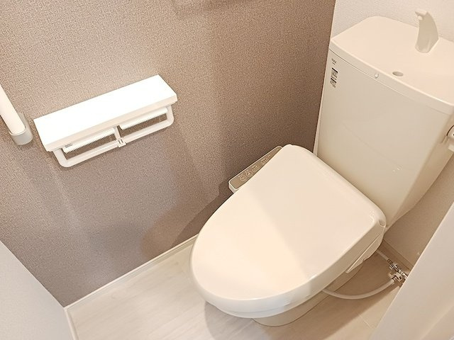 フォーエヴァーヒルズのトイレ|ゆったりとした空間のトイレです