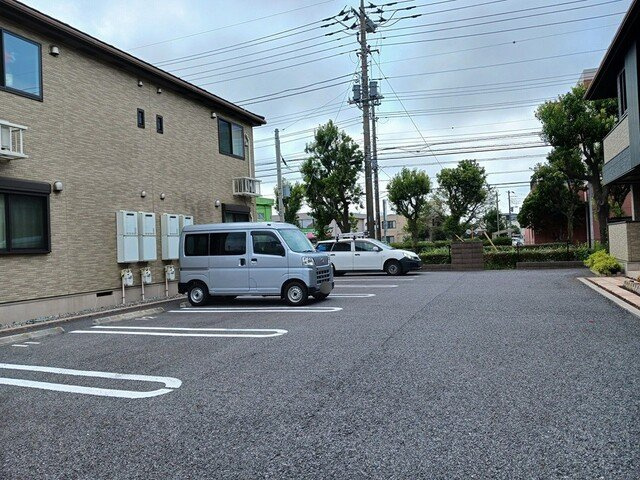 ラルジュＨの駐車場|駐車場に車を止められます