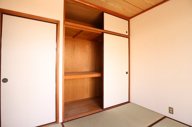 ハイツ旭ヶ丘の収納