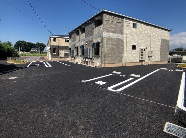 リクワイヤドⅡの駐車場|カースペースがあります