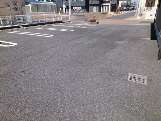 メゾン　ド　アヴェニール　Ｂの駐車場|駐車場に車を止められます