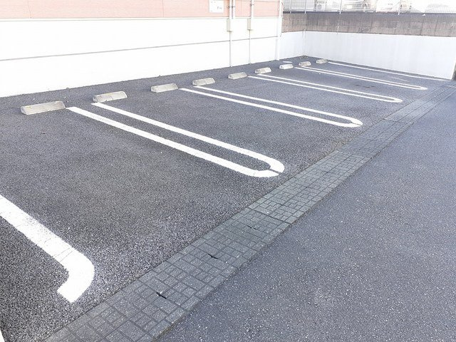 エテルノグラースＢ棟のバルコニー|外からの目が気にならないバルコニーで洗濯物が干せます