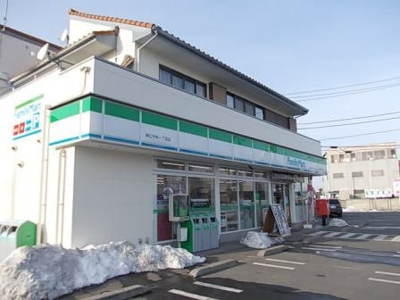 サンライズ　ナカガワＦの周辺|ファミリーマートまで220m