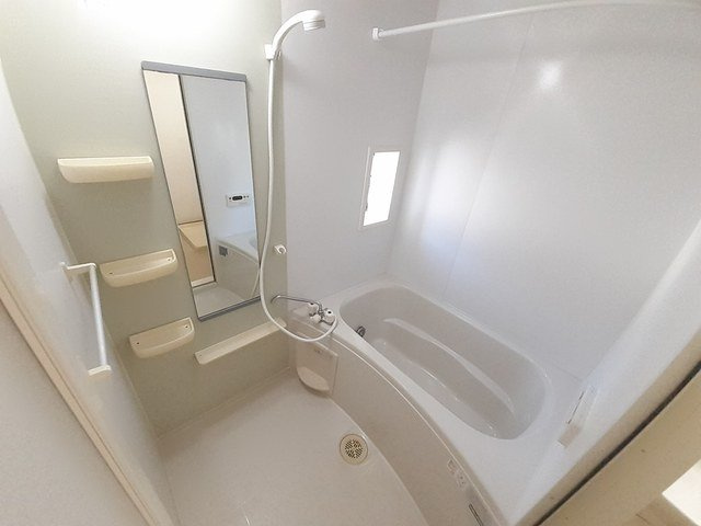 セレッソ壱番館の浴室|落ち着いた空間のお風呂です