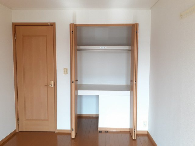 セレッソ壱番館の洗面所|忙しい朝には欠かせない洗面所です