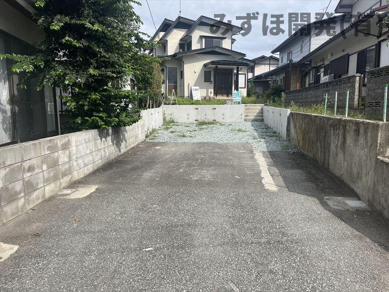 山形市小白川町5丁目1-2の駐車場|8/18撮影　駐車場拡幅工事を行い並縦列で４台駐車可能です。