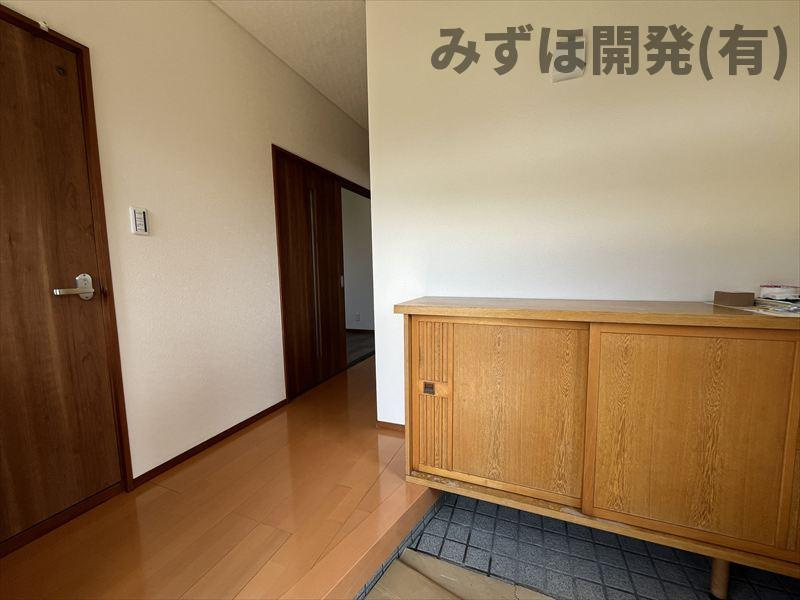 山形市小白川町5丁目1-2の玄関|8/19撮影