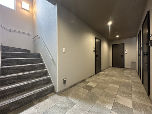 川崎市多摩区登戸のアパートのロビー