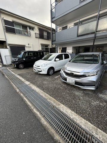 Lakia Apartment武庫之荘の駐車場