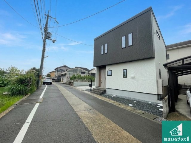 ★12(土)13(日)現地見学可能！★城陽市枇杷庄西ノ口　第2期　限定1邸の前面道路含む現地写真|周辺は閑静な住宅街！前面道路広々で車の出し入れも便利です。駐車が苦手な方でも安心して車庫入れできます！