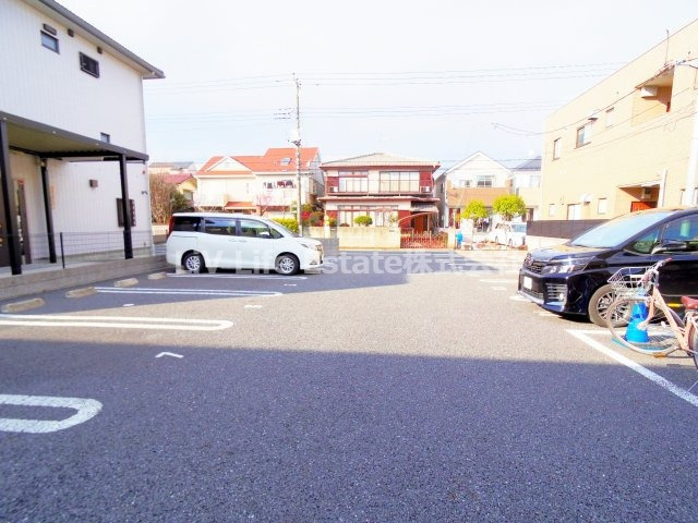 くぬぎハイツの駐車場