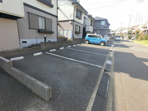 【駐車場】 | フォーリッジ　A