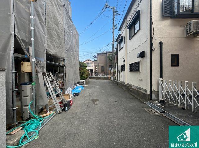 ◆堺市東区北野田　第3期　新築一戸建ての前面道路含む現地写真|現在建築中！落ち着いた街並みで新生活を始めることが出来そう！周辺の物件も併せてご紹介させて頂きます！