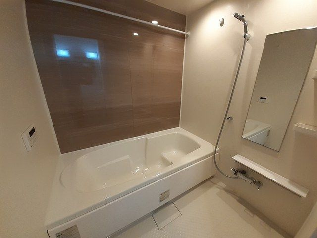 ウェルス　サン　イーストの浴室