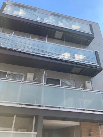 【外観】 | エルバ | 鉄筋コンクリート造のがっちりとした建物。