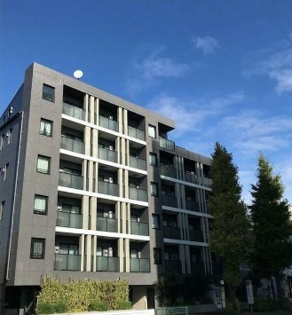 【外観】 | ザ・パークハビオ新高円寺 | 鉄筋コンクリート造のがっちりとした建物。