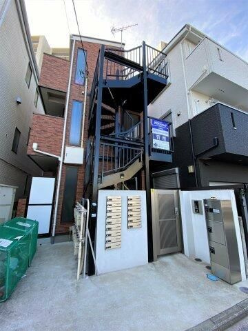 プレミアムベイルーム井土ヶ谷中町の外観