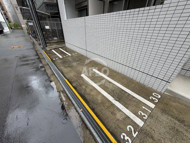 THE RESIDENCE Sの内装|バイク置き場