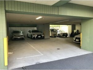 AHマンション泉の駐車場