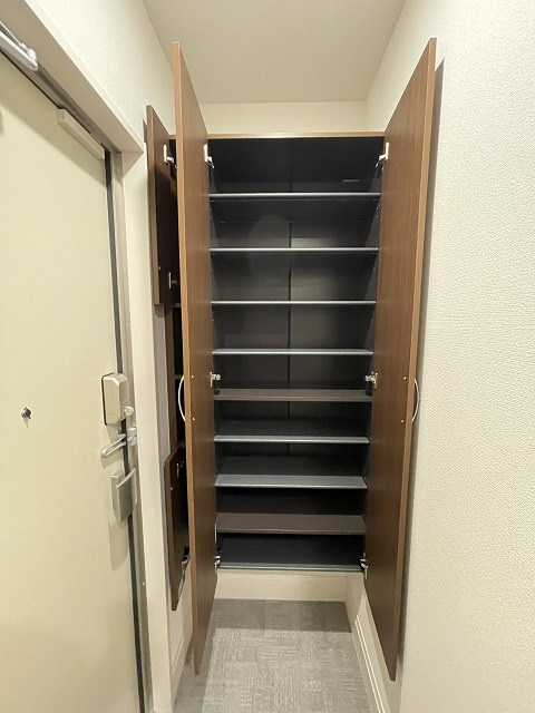 コンフォール甲子園口(甲子園口4丁目)の収納