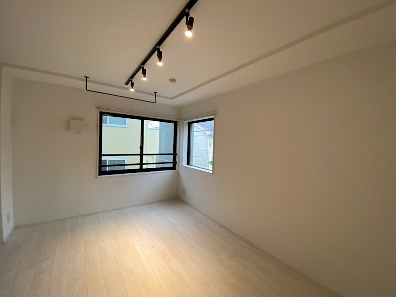 ＮＯＺＯＭＩＯ ｐｒｅｍｉｅｒ三軒茶屋の居間・リビング