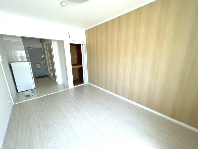 フリーディオ東町の洋室