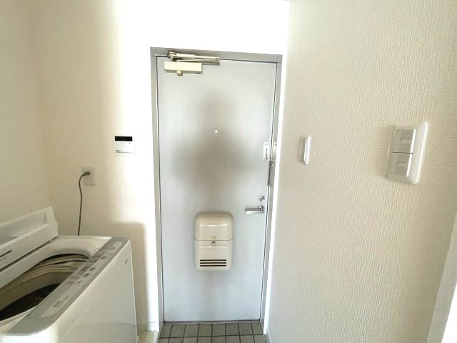 フリーディオ東町の玄関