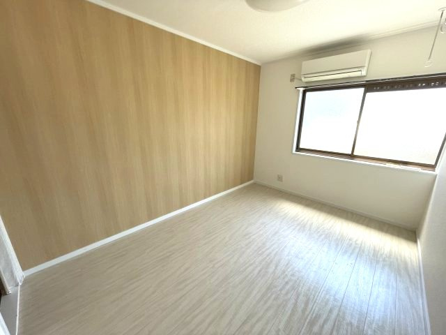 フリーディオ東町の洋室