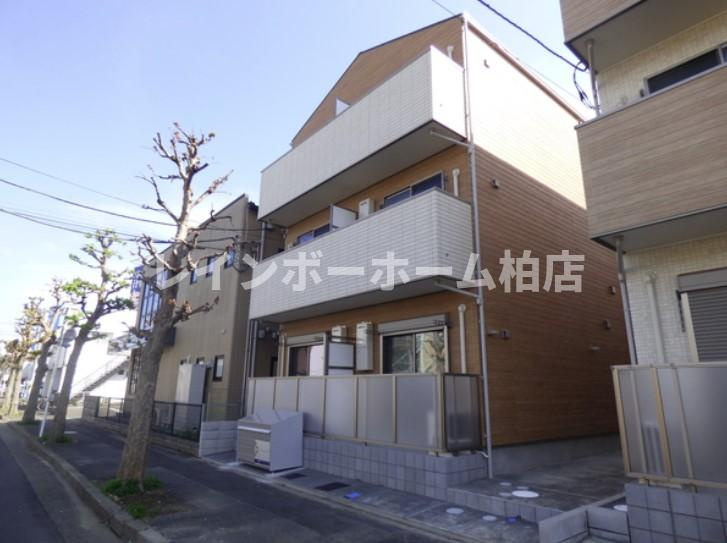 特典：仲介手数料が無料です!!の外観|落ち着いた雰囲気の外観です