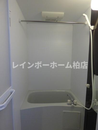 特典：仲介手数料が無料です!!の浴室|※別部屋反転タイプ写真。