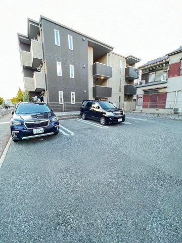 リレント武庫之荘の駐車場|駐車場に車を止められます