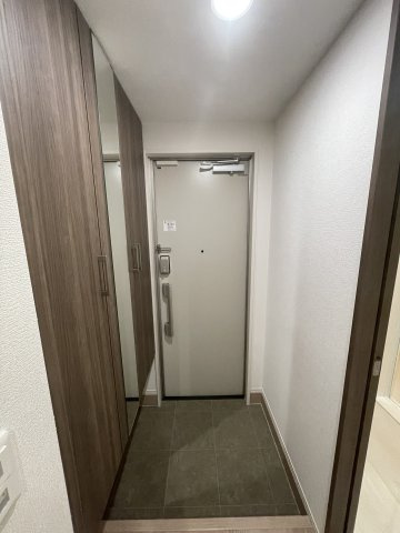 セレーノ五宮町の玄関