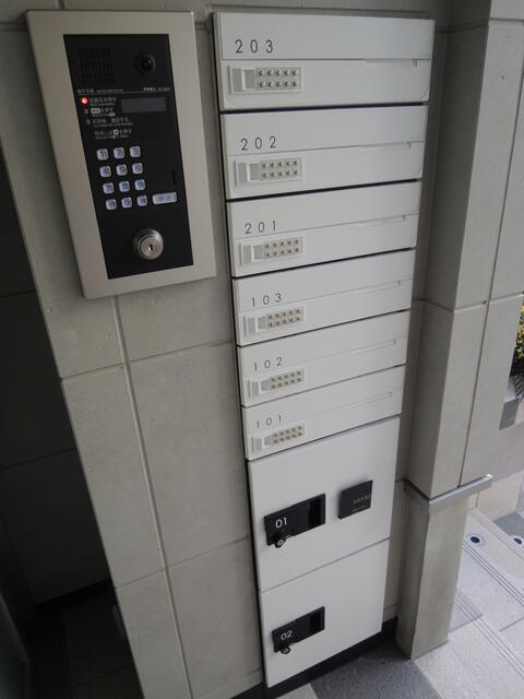 qups nakameguroのエントランス