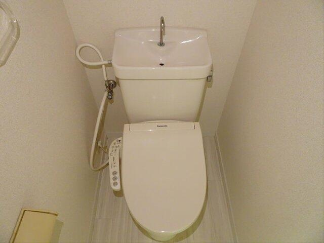 フラットアンのトイレ| 