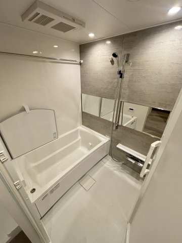 ＧＬＡＭ　ＳＴＥＬＬＡ松屋町の浴室