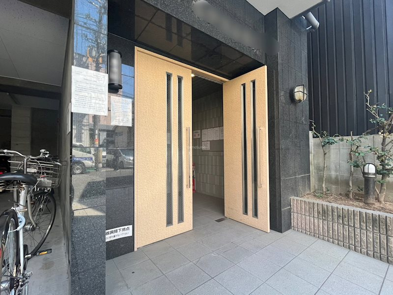 イオ・ネクスト九条のエントランス