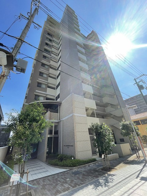 ロイヤル西宮駅前アイシスの外観