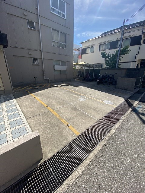 甲子園第7コーポラスの駐車場