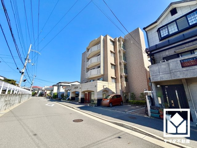 グローバル淀の外観