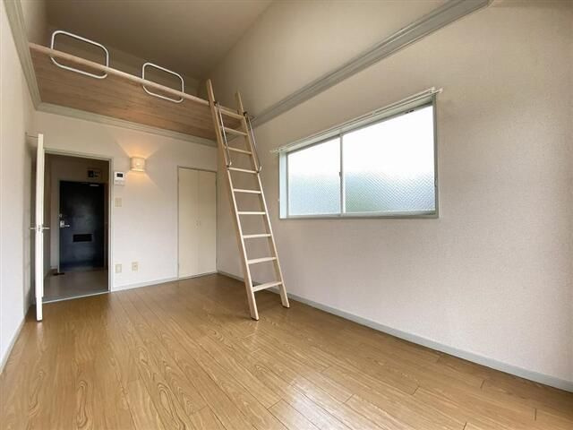 ヒルズ仏向町の居間・リビング