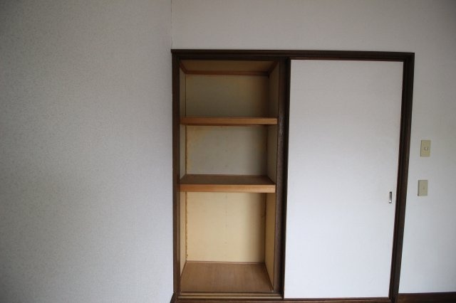 津島サンコーポの収納