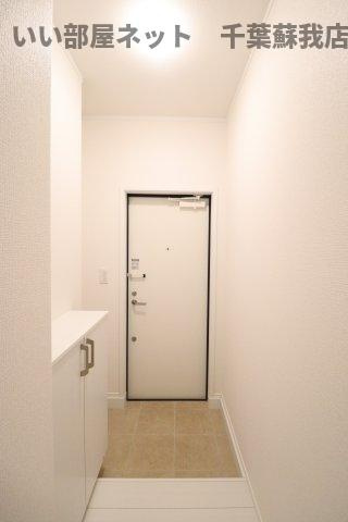VERTEX市原Ⅱの玄関|収納もある玄関です