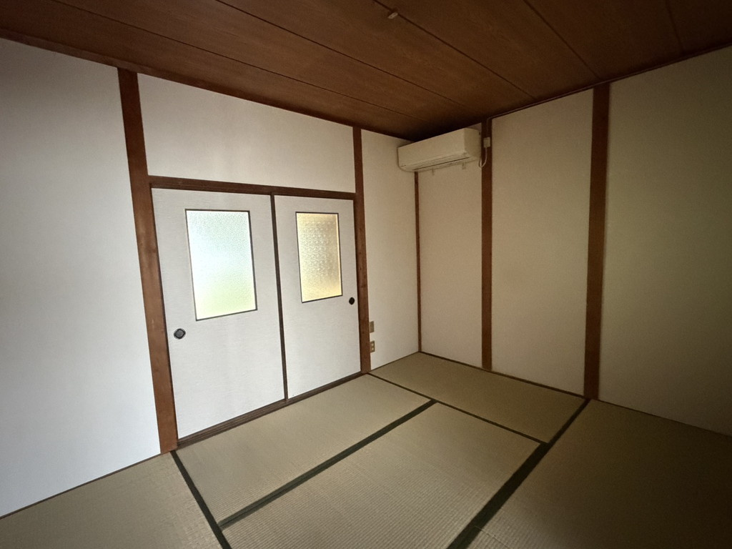 六田1丁目メゾネットの和室