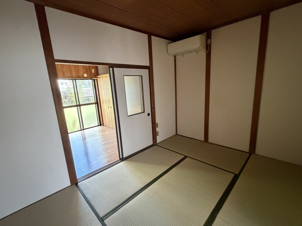 六田1丁目メゾネットの寝室