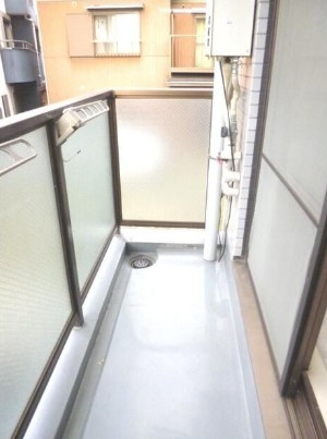 横浜市鶴見区栄町通４丁目の賃貸マンションのバルコニー