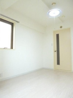 横浜市鶴見区栄町通４丁目の賃貸マンションの居間・リビング