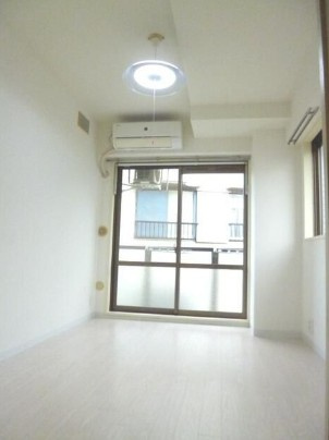 横浜市鶴見区栄町通４丁目の賃貸マンションの寝室