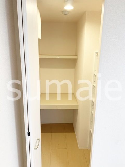 本郷の杜　ソグレの収納|ウォークインクローゼット。