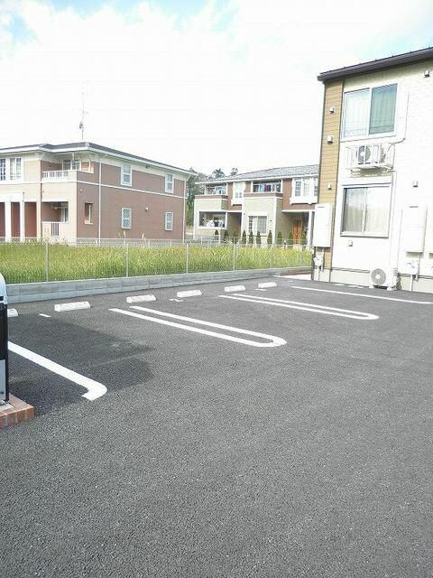 シンシアの駐車場