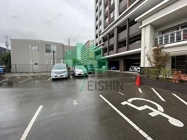 ネクスト吉塚の駐車場